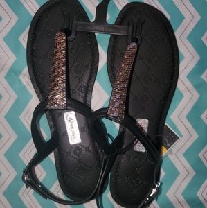 New 7/8 black and silver sandals